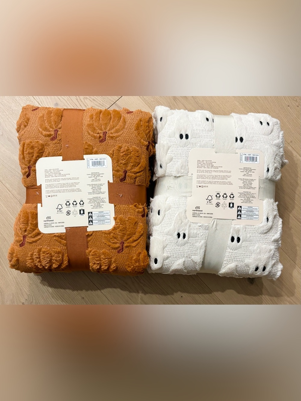 VIRAL TIK TOK COSTCO FAUX FUR HALLOWEEN FALL THROWS (2 Pc) GHOST, PUMPKIN *NWT - Picture 2 of 8